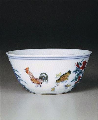 粉彩鸡纹瓷碗